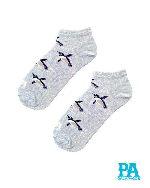 Pingüinos Nadando Fondo Celeste Bajo Con Puntos Verdes