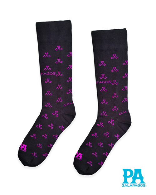 Anclas moradas con fondo negro