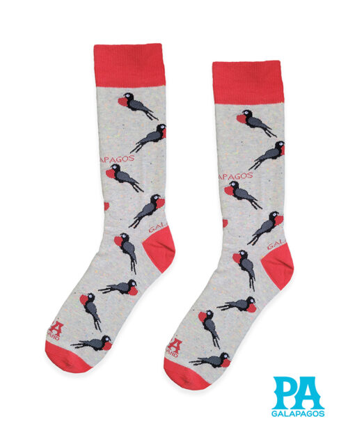 Fragatas fondo gris con puntos de colores