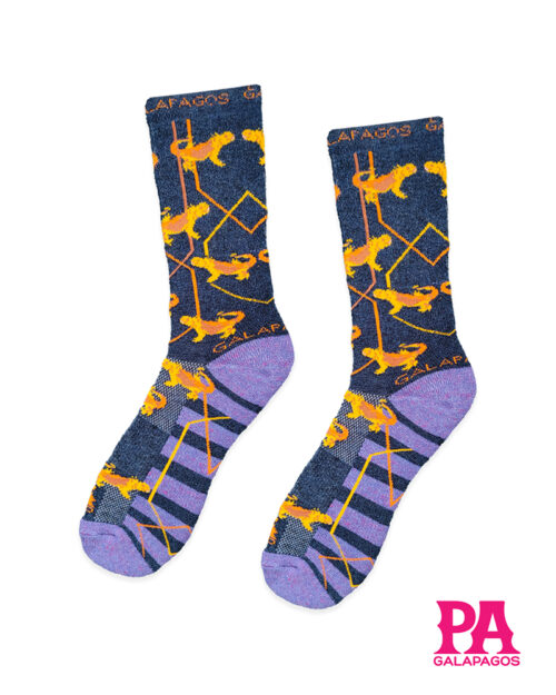 Iguana amarilla fondo azul oscuro