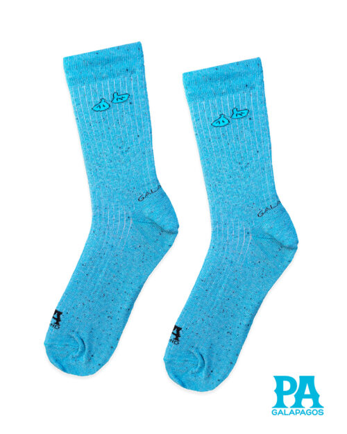 Patitas fondo celeste puntos negros