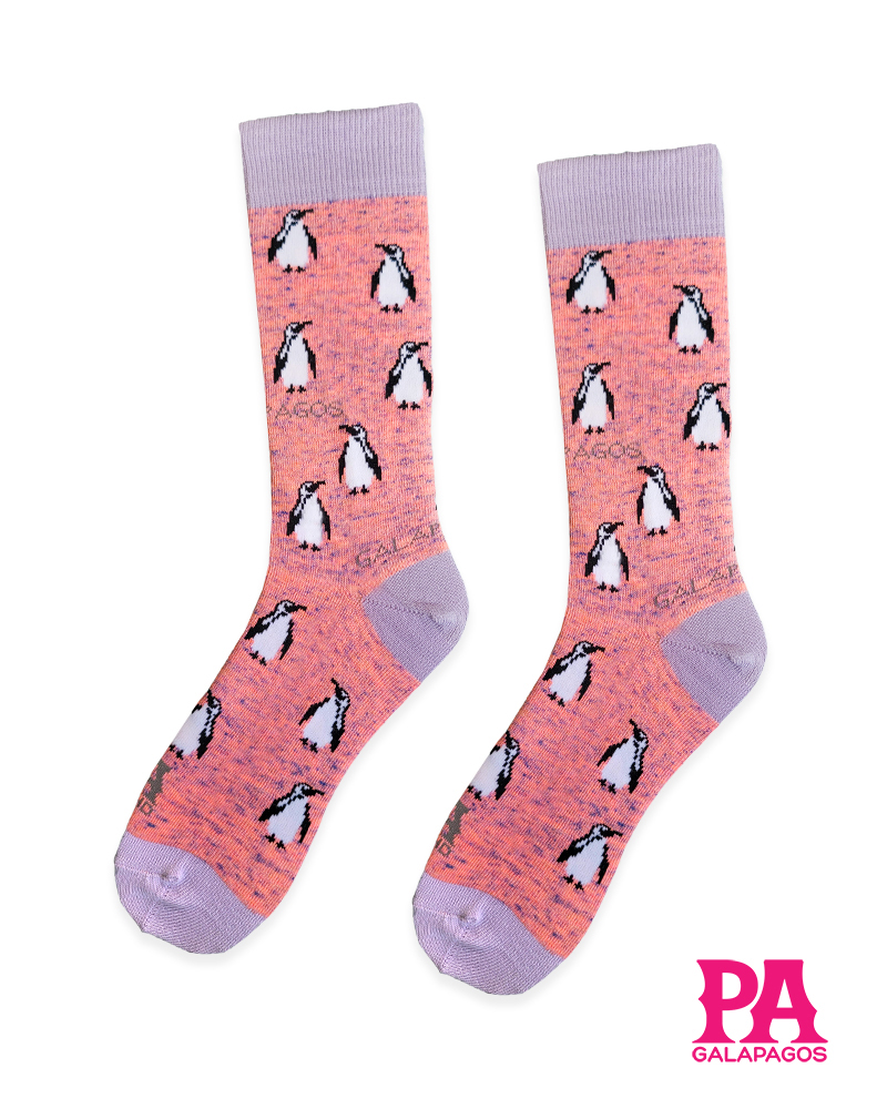 Pingüinos fondo rosado jaspeado violeta