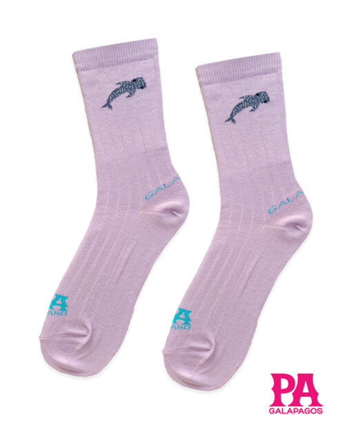 Tiburón ballena fondo lila