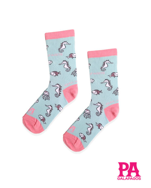 PECES Y CABALLITO DE MAR FONDO CELESTE CON ROSA