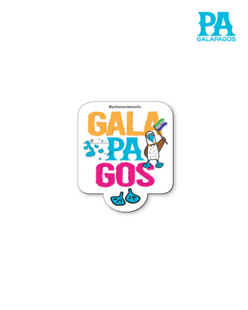 Imán De Palabra Galápagos En Amarillo, Celeste Y Fucsia Con Piquero De Patas Azules Sosteniendo Bandera