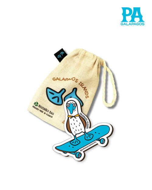 Imán Encapsulado De Piquero De Patas Azules En Patineta Celeste