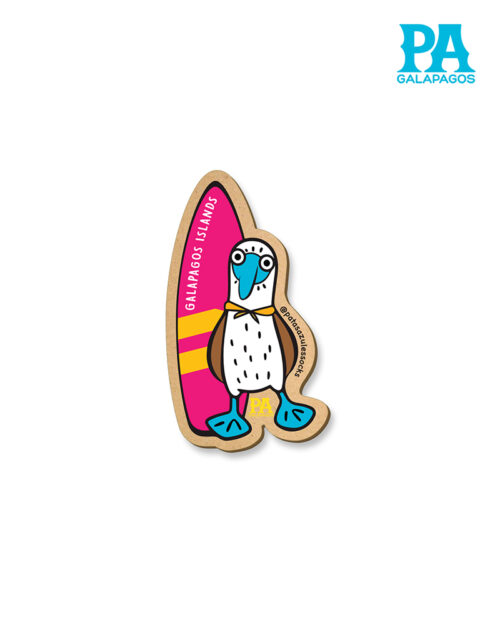 Imán mdf piquero de patas azules con tabla de surf color fucsia