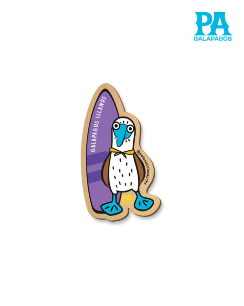 Imán mdf piquero de patas azules con tabla de surf color morado