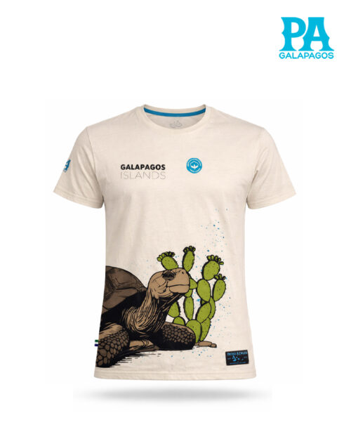 Camiseta Color Crudo Con Tortuga Gigante De Galápagos E Iguanas Terrestres